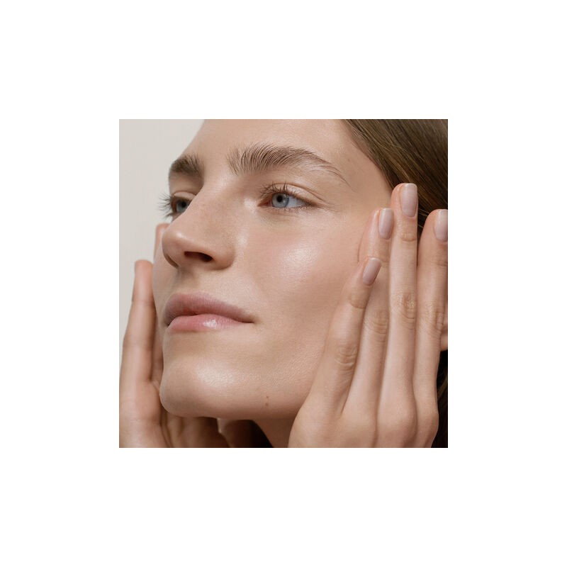 EAU MICELLAIRE 3-en-1 a la VITAMINE C+E 400 ML LIRENE