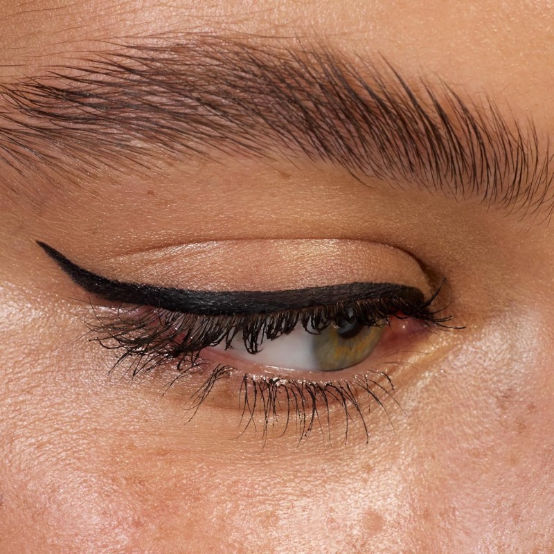 Quick Wing! stamp eyeliner 01 ESSENCE