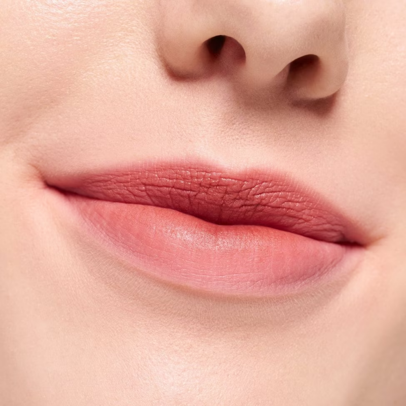 Crème à Lèvres Mate Effet Flouté Blur Soufflé ESSENCE
