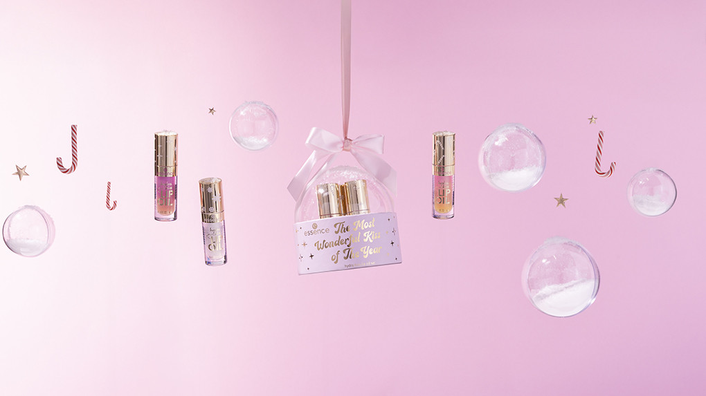 The most wonderful kiss of the year